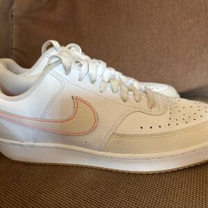Nike Women’s Court Vision Low